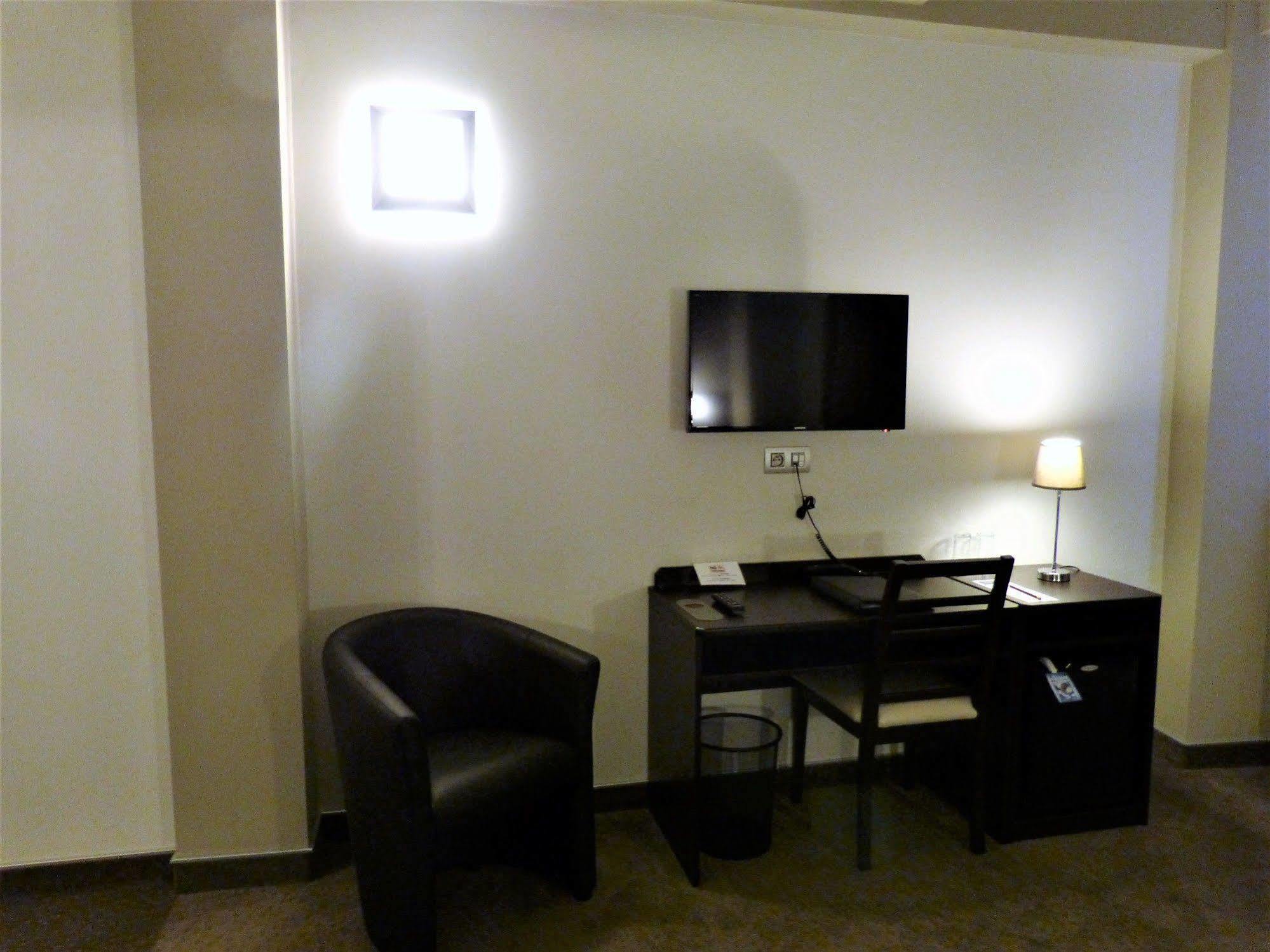 Hotel Saint Daniel Péruwelz Dış mekan fotoğraf